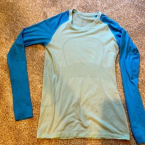 COPY - Lululemon long sleeve